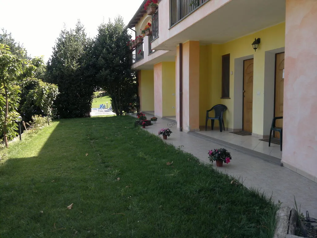 مزرعة للإقامة فيلا Agriturismo Francadu سانتو لوسورغيو إيطاليا